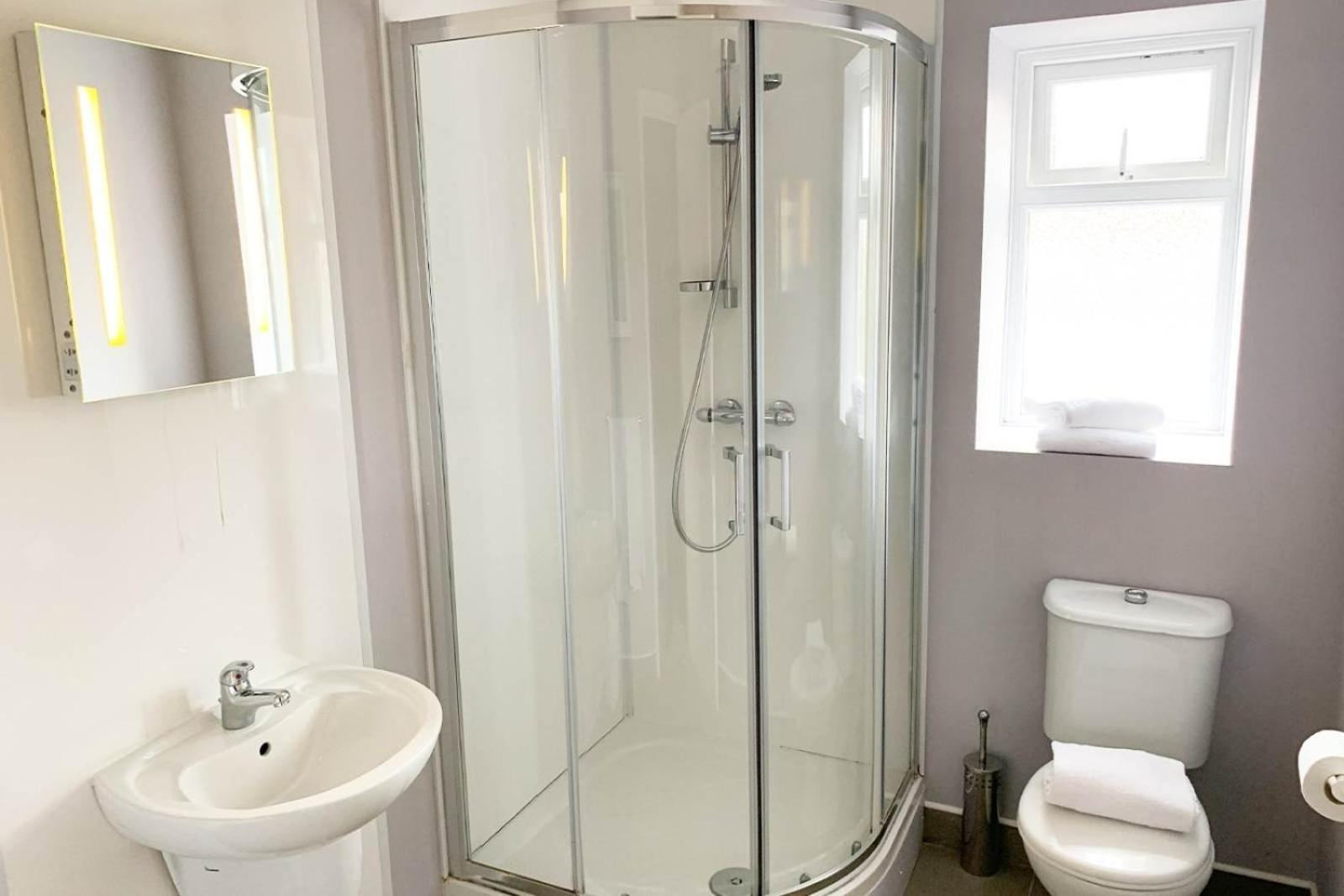 Rathlin Apartment - 2 Bedroom With Hot Tub Ballycastle Exterior photo